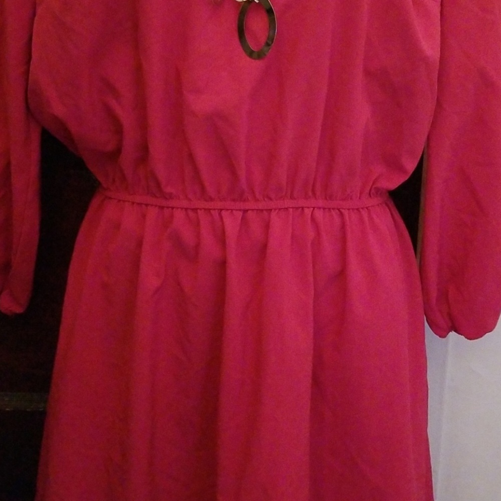 Cute summer dress with cut out back - Picture 3 of 5